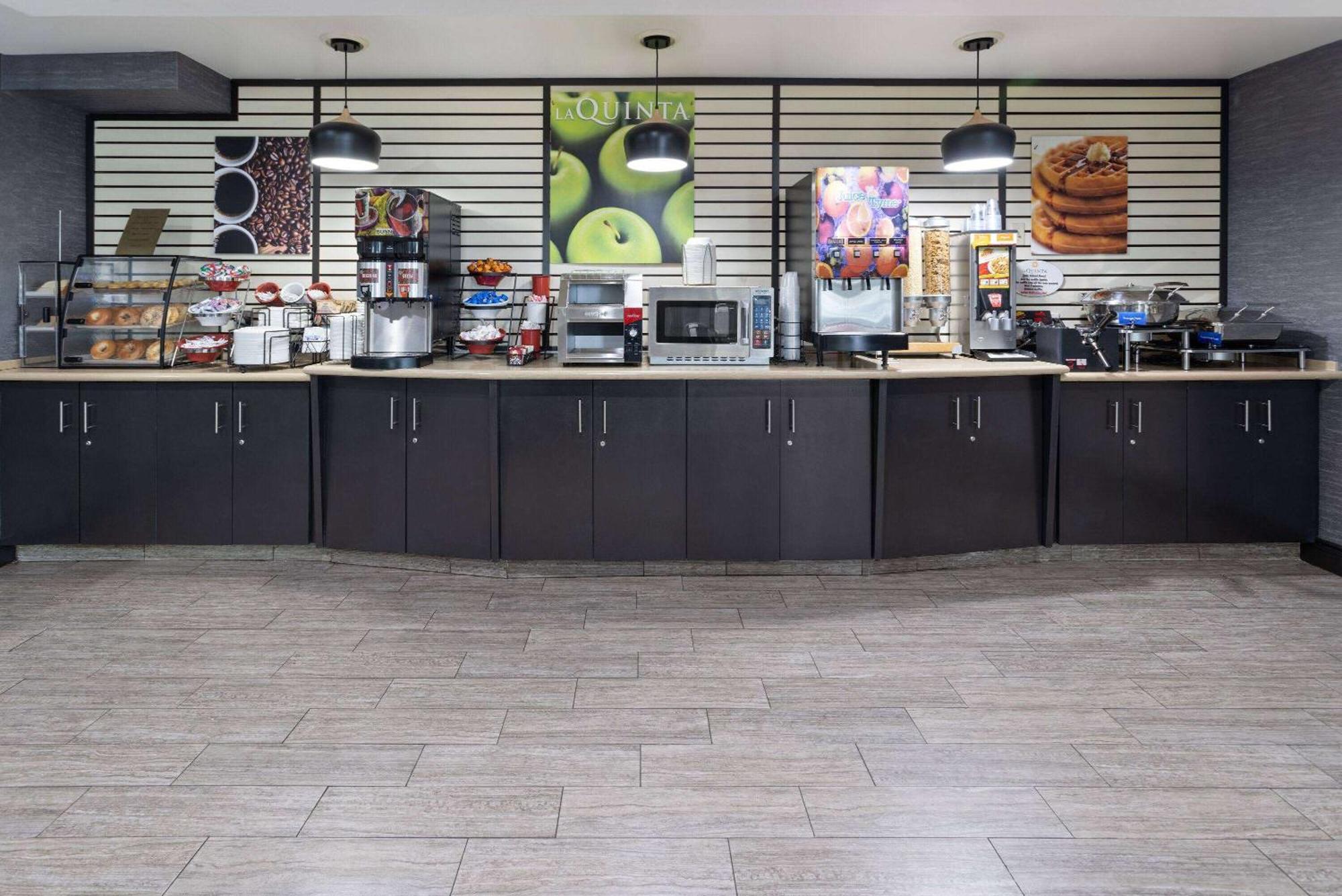 La Quinta Inn By Wyndham Buffalo Airport Williamsville Esterno foto