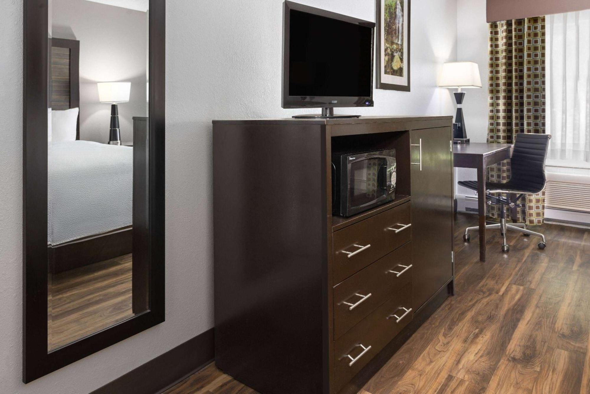 La Quinta Inn By Wyndham Buffalo Airport Williamsville Esterno foto
