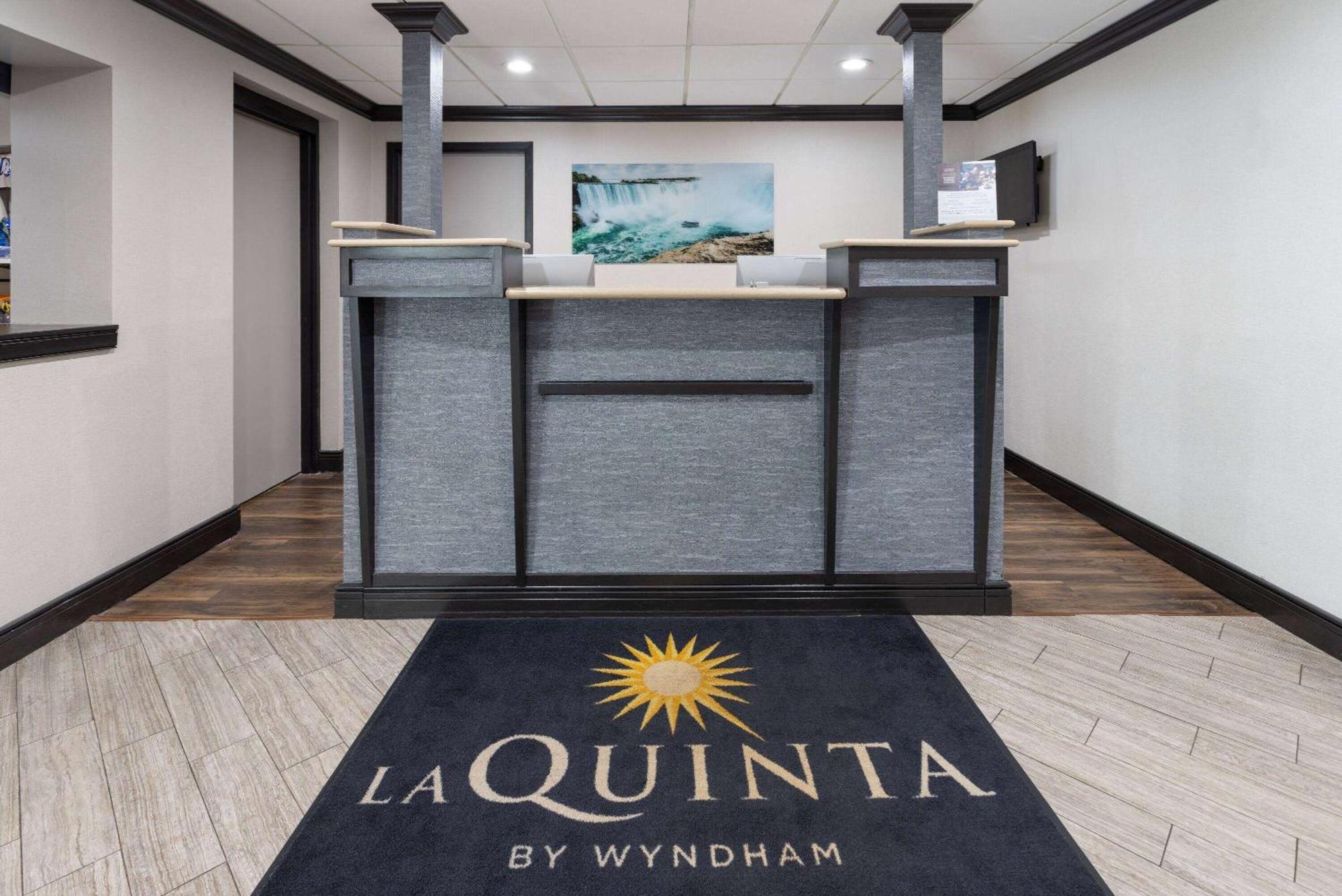 La Quinta Inn By Wyndham Buffalo Airport Williamsville Esterno foto